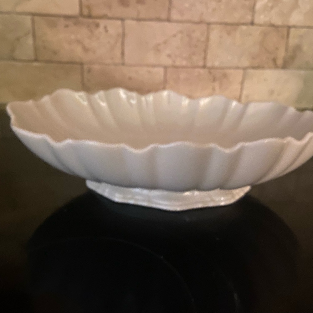 Lenox “SPECIAL” Oval Scalloped Pedestal Serving Bowl